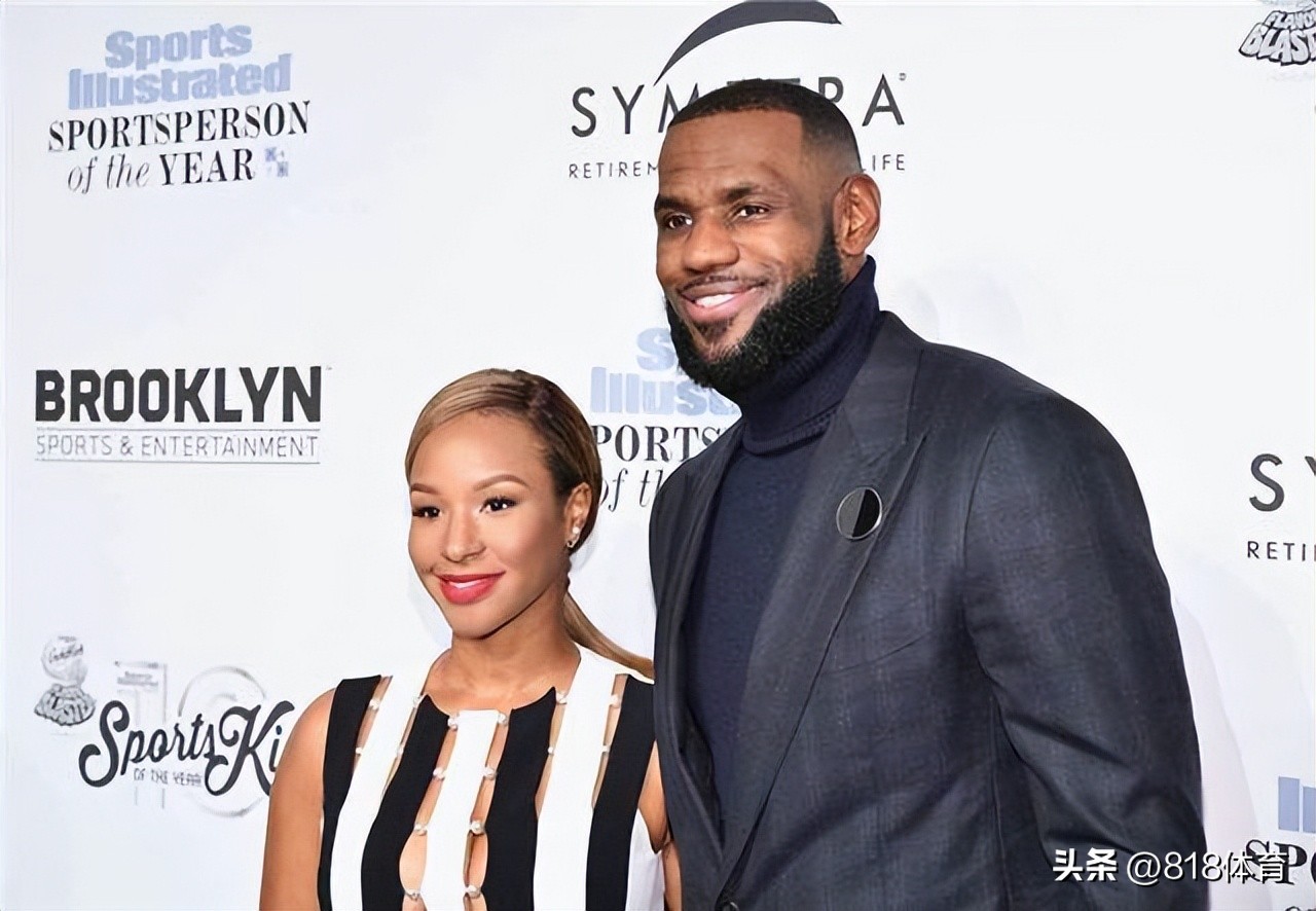 炫富!詹皇夫妇意大利度假举杯相庆,各戴5条梵克雅宝手链价值64万