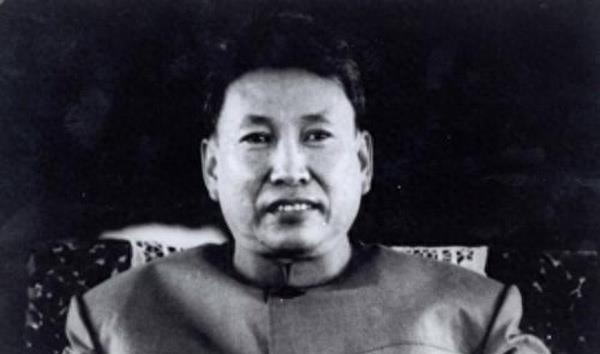 波尔布特日常照片,波尔布特穿的衣服