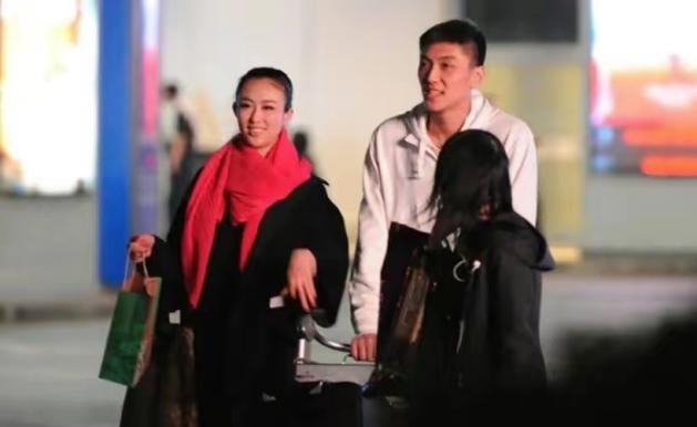 缈熷噷鍓嶇敺鍙嬪垽鍑犲勾,缈熷噷鍒嗘墜琚墠鐢峰弸鎭舵剰鎶ュ