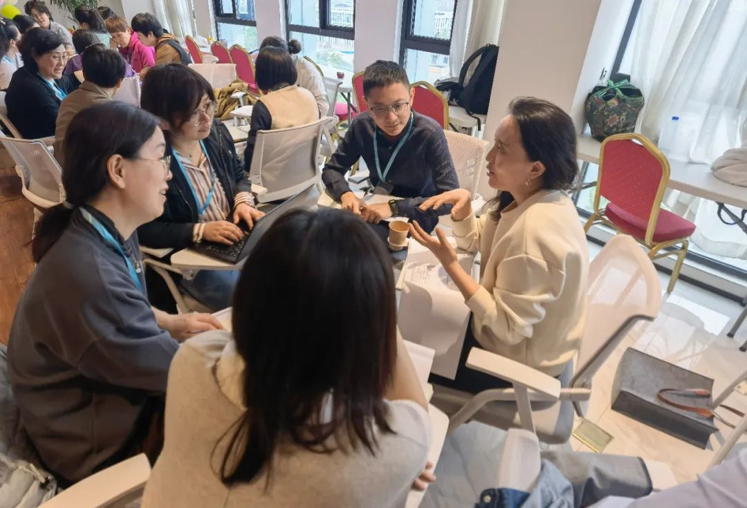 沉浸式感受系统家庭咨询的魅力——记家庭治疗连续培训精品班刘丹