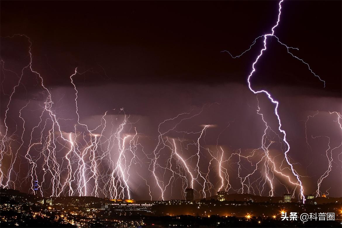 闪电的威力到底有多大劈到人,闪电的可怕威力