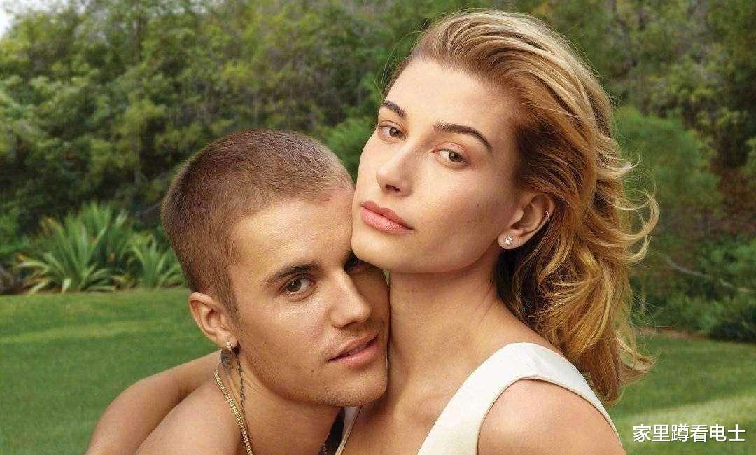 面瘫后的比伯终于笑了！熊抱亚瑟小子撒娇，与老婆海莉度假秀恩爱