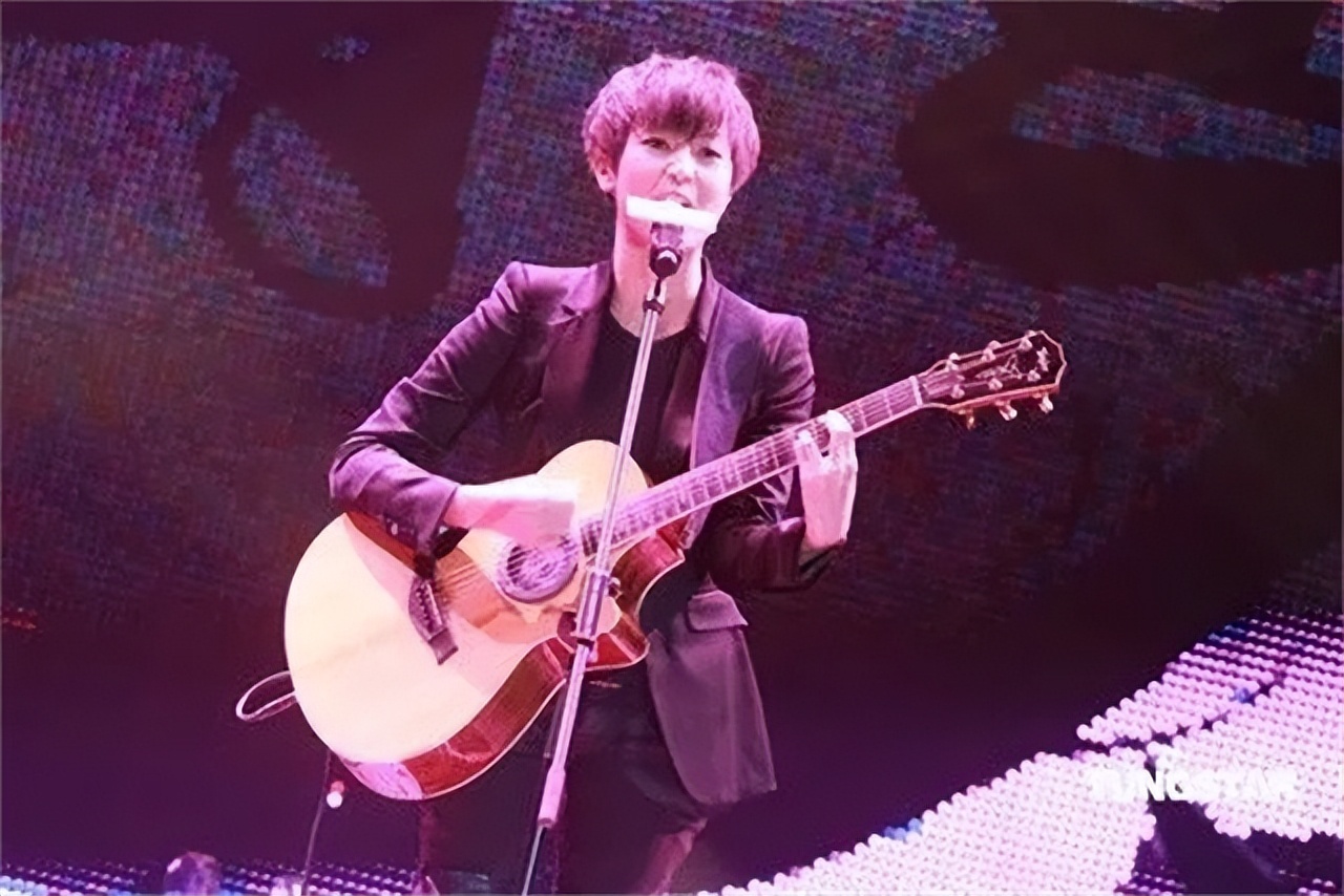 21年“港独”何韵诗被捕：大发“乱港财”，出书定价110元港币