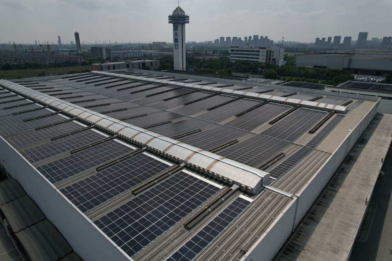 全市最大分布式光伏电站投运,光伏建筑一体化项目占地一万平米