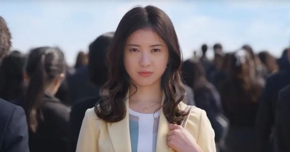 临近春节，兔子灯爆红，打工人又开始摆摊做副业了？