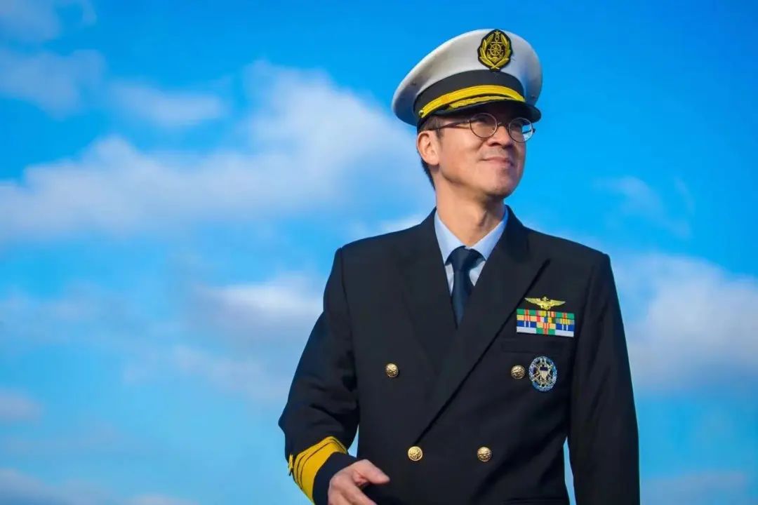 俞敏洪与26岁残疾男孩连线,俞敏洪说35岁之后怎么办