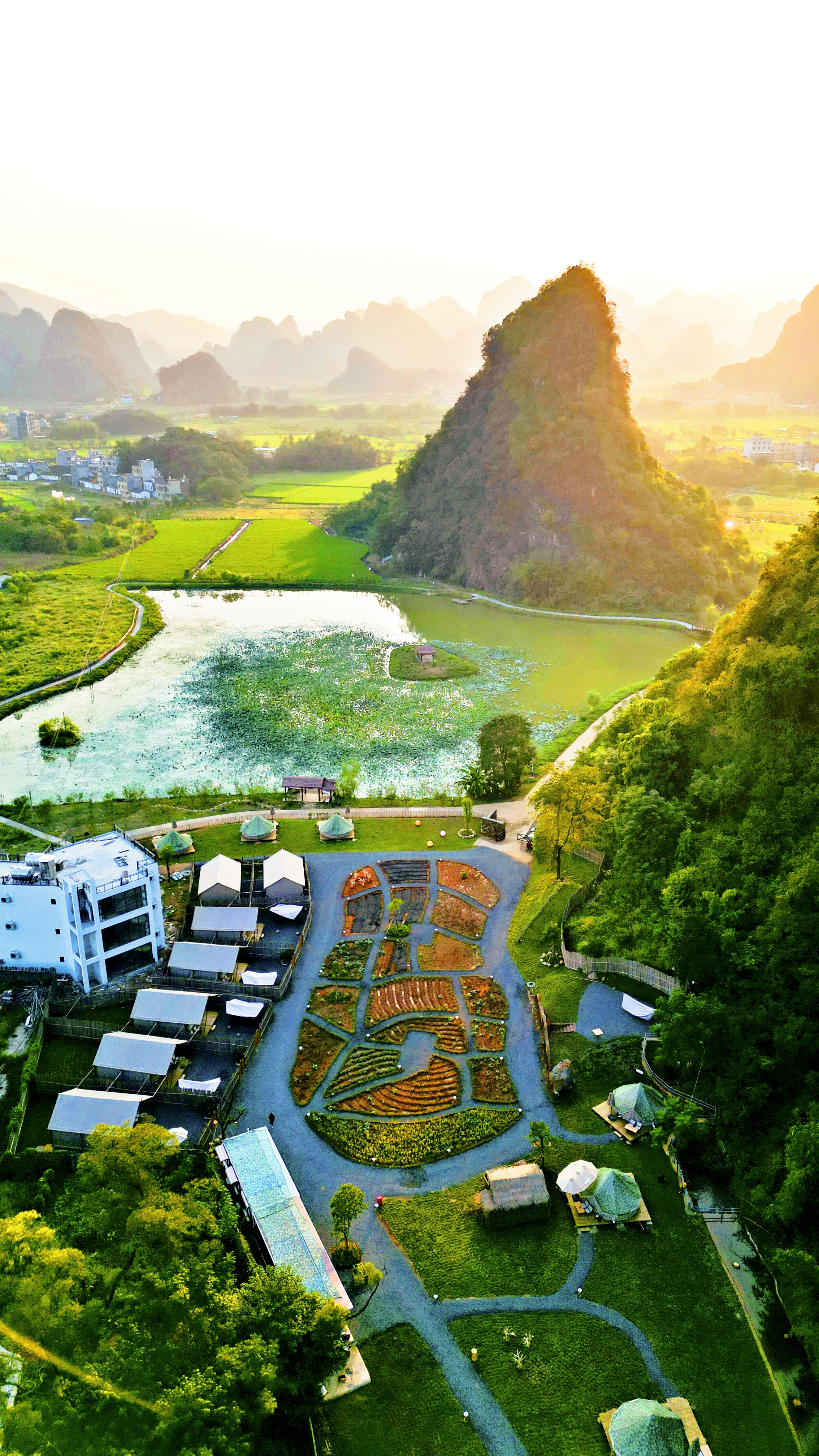 清远英德峰林晓镇精品露营地,清远英德湖畔野奢露营