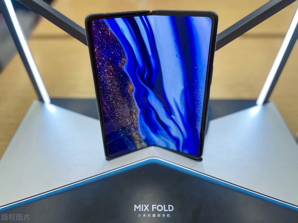 折叠屏手机市场迎来高速增长,折叠屏手机市场总出货量暴增