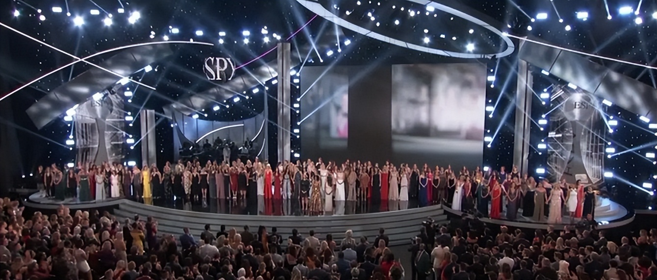 美国体操运动员性侵事件,美国体操前队医性侵案