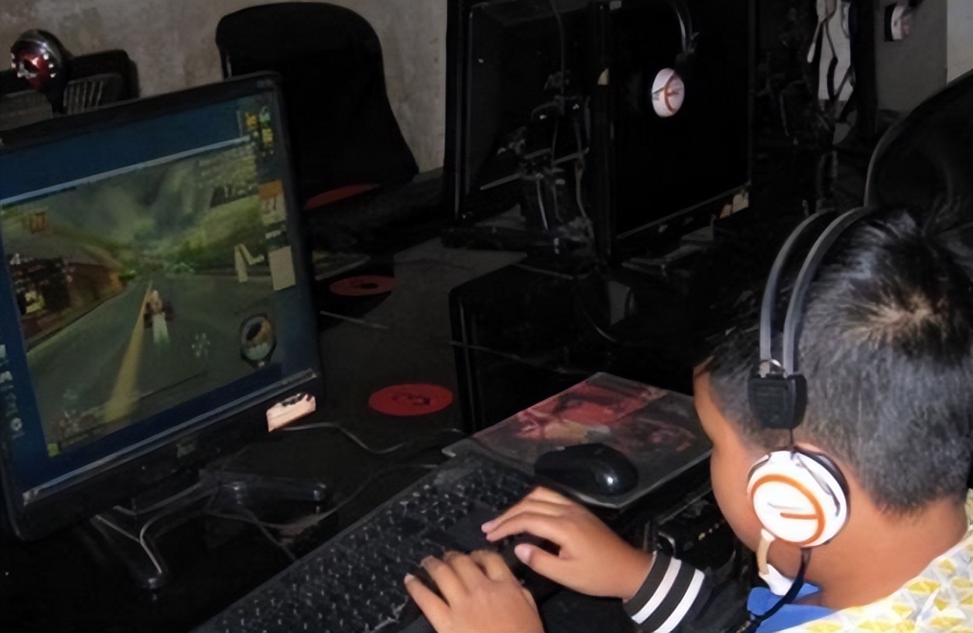 网吧倒闭了多少家,网吧逐渐退出市场的真实原因