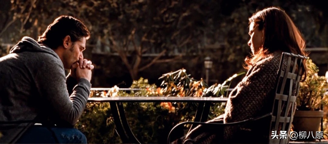 独特的空间连接方式,加上非线性时间线,创造出真实的角色情感