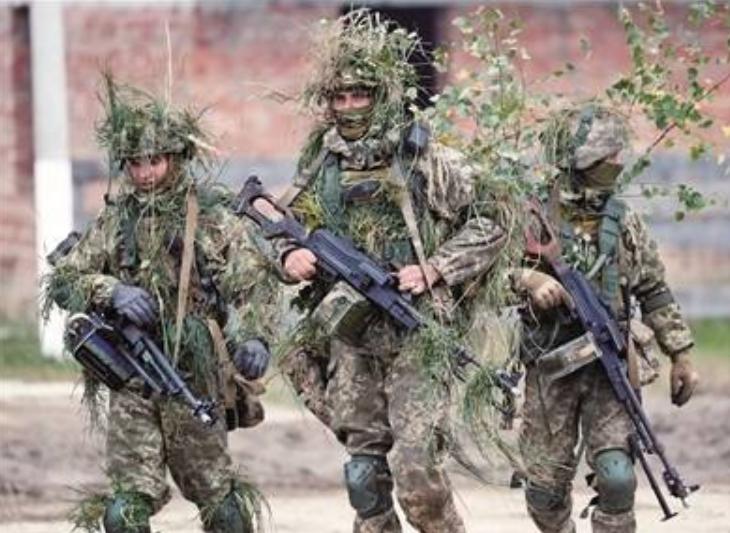 “哭泣”的小国乌克兰，是抱错了欧美的大腿还是被俄罗斯挖了坑？