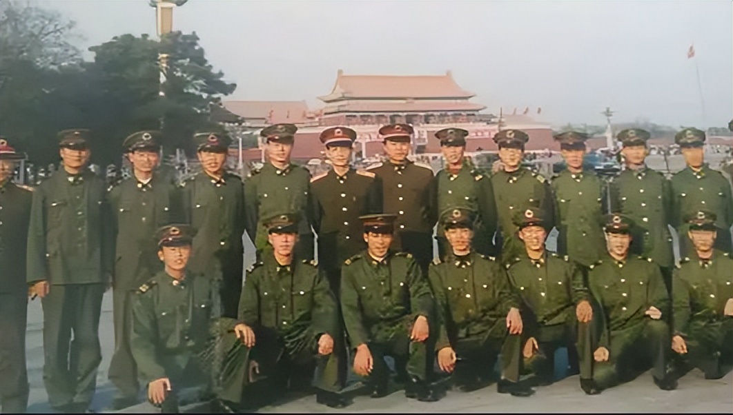 1976年，“御林军”8341部队番号取消，曾为毛主席保驾护航23年