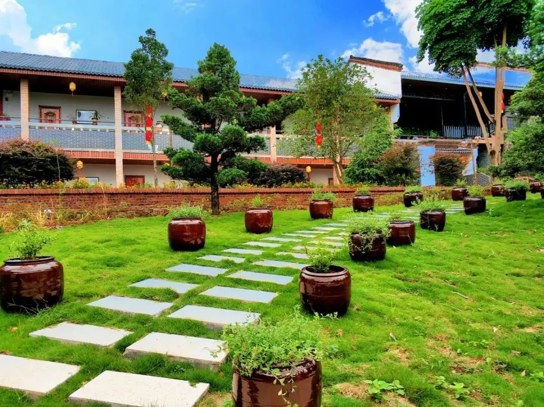 閲戠鍗佹湀鍥藉簡涓鍋囨湡浣忓鏀荤暐,閲戠涔嬬害