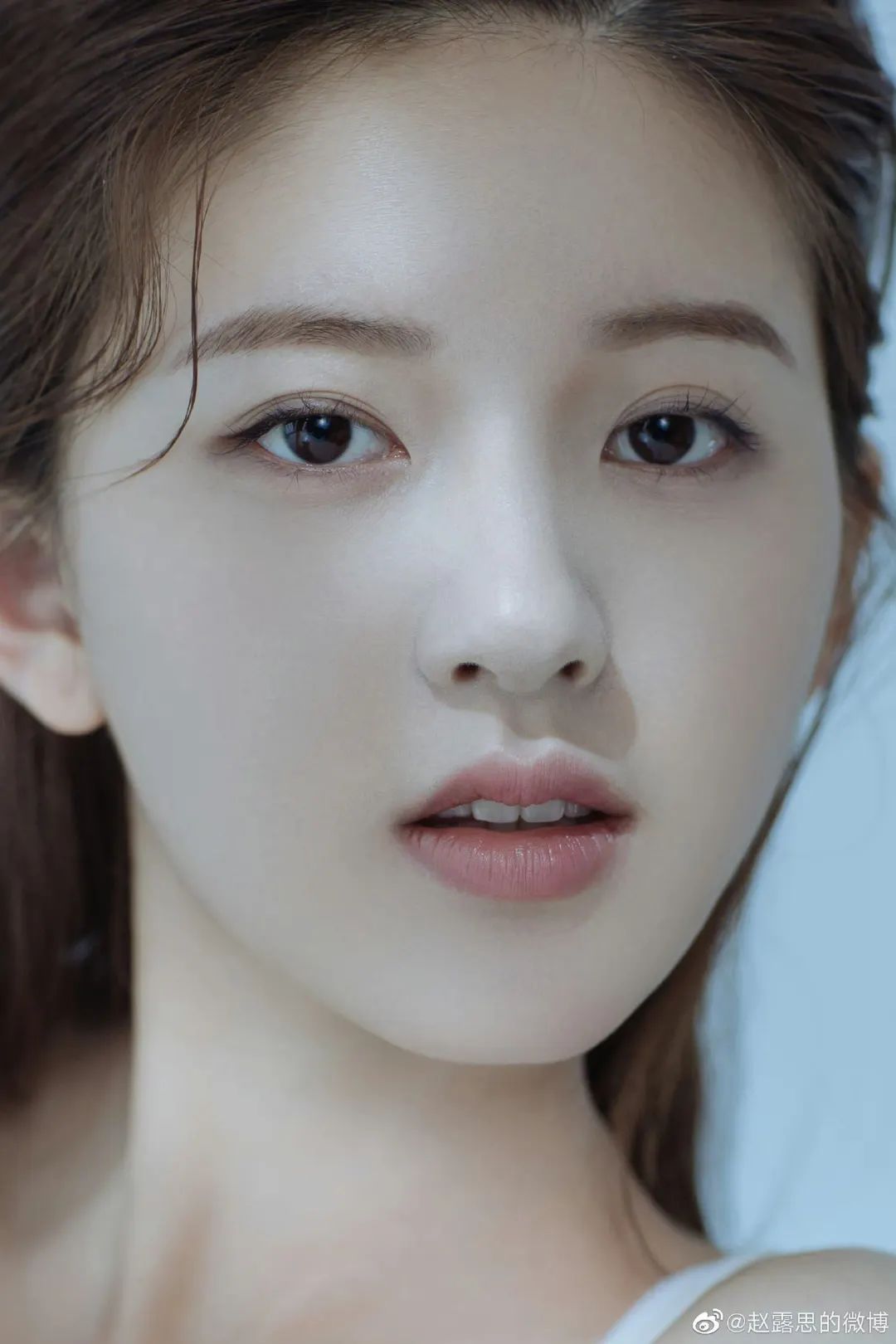 赵露思娇小可人,像赵露思一样轻轻甜美风穿搭