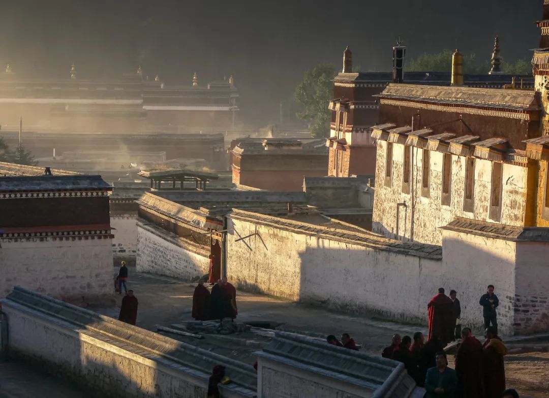 都去挤*疆新**？我选这个20°C的西北秘境