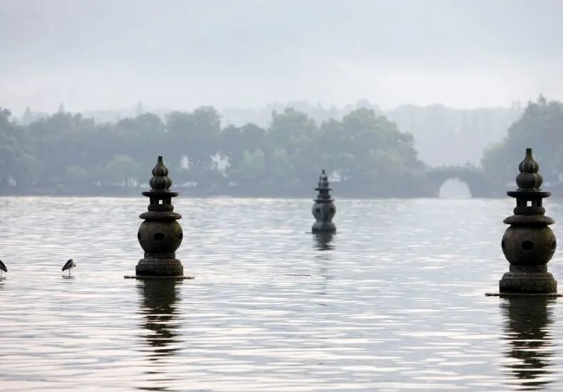 淡妆浓抹总相宜杭州西湖,且将西湖比西子淡抹总相宜