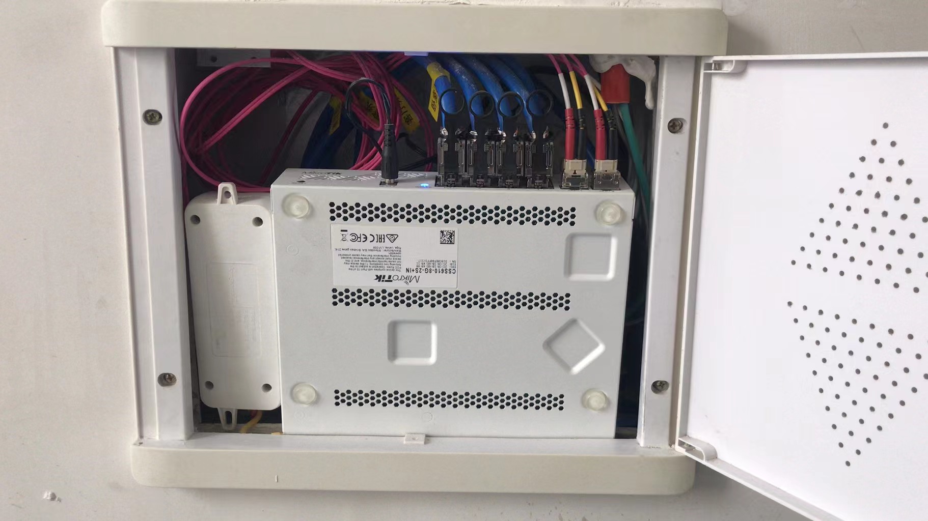 装修水电网线走法,家里安装光纤还是网线好