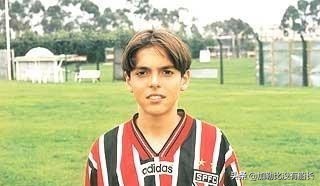 三十而立却选择激流勇退离开皇马的卡卡，还有其他更好的选择吗？