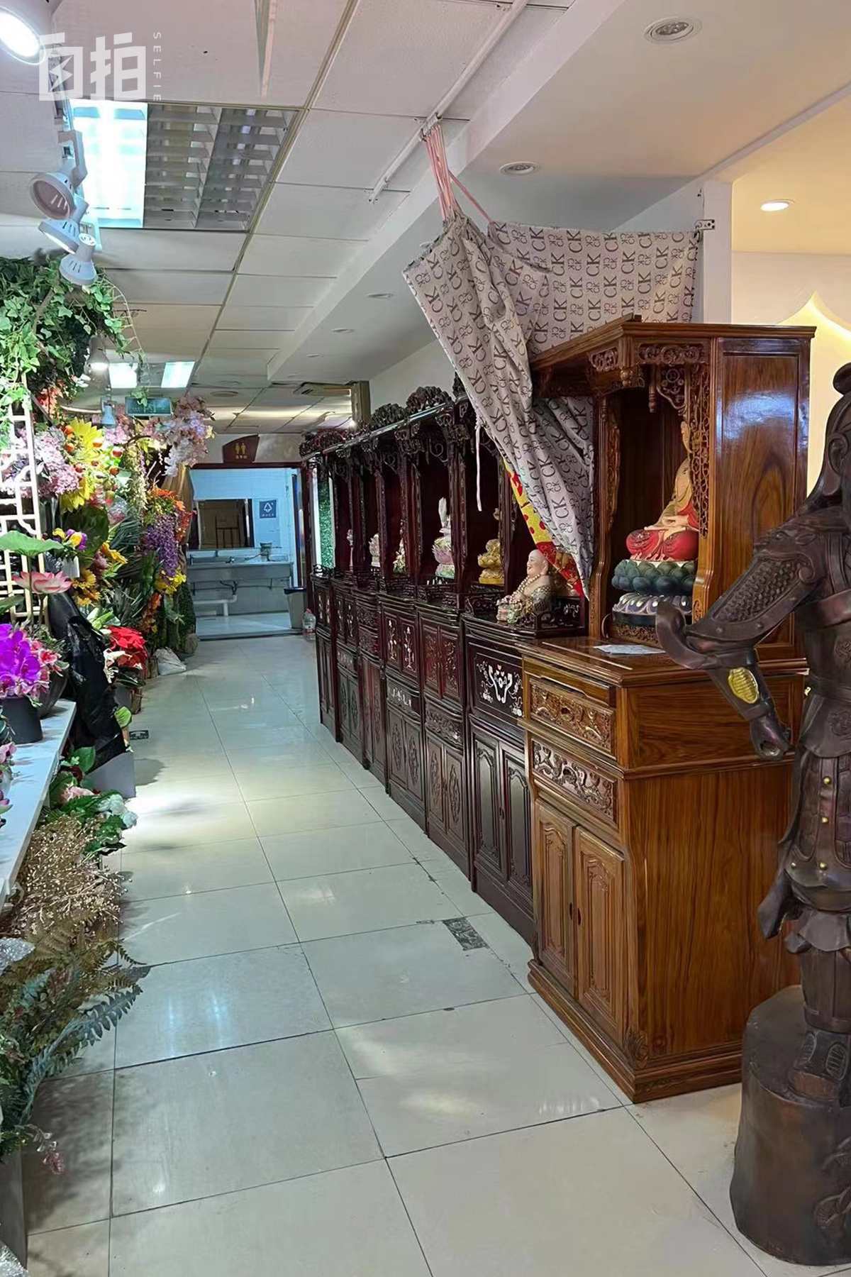 我，身高1.95米，16岁离开球队讨生活，在南非开持枪安保公司