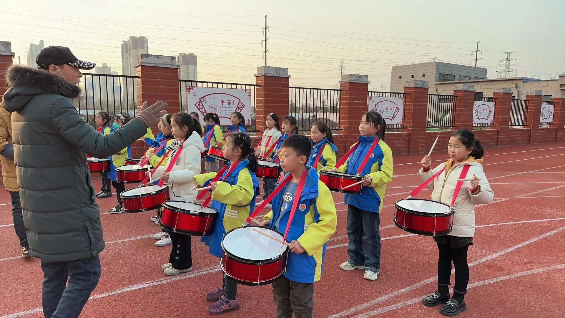 魅力社团展风采多元培养促发展,渭南市高新区教育文体局