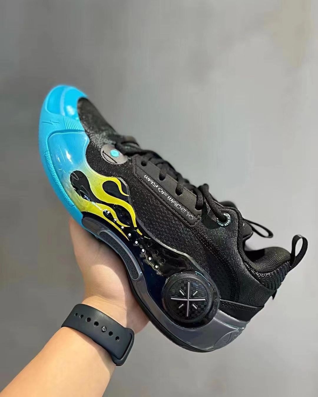 李宁篮球韦德彩虹,李宁篮球鞋推荐韦德10全粉