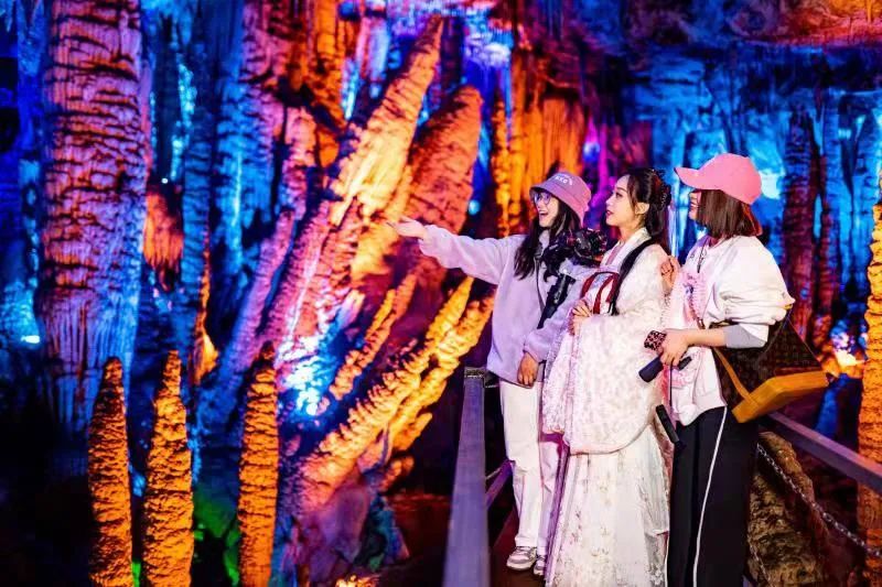 峨眉山旅游有哪些好玩的好吃的,峨眉山吃喝玩旅游攻略