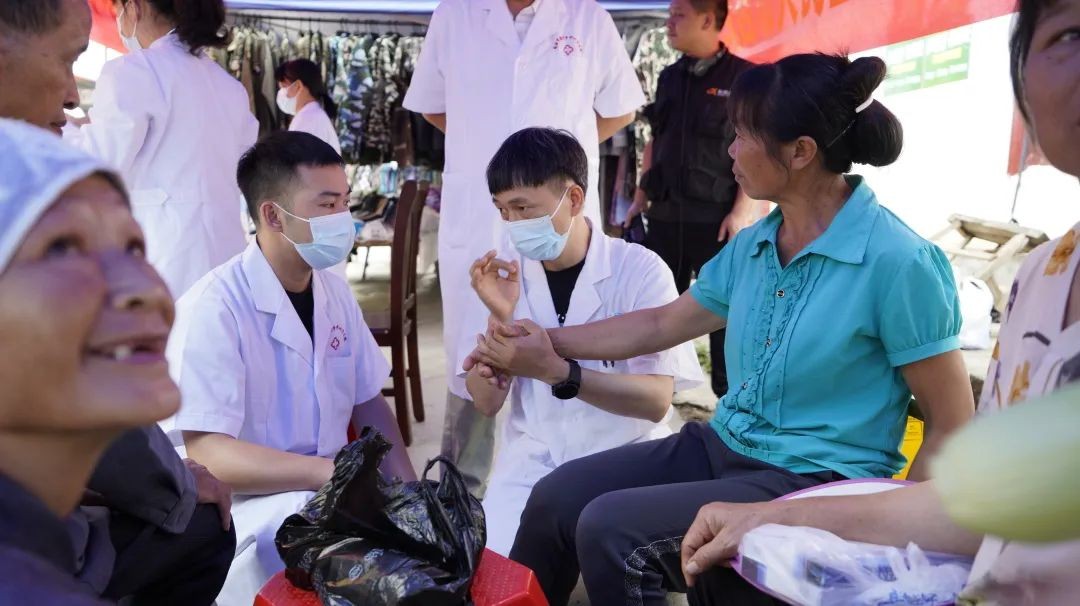 靖西“组团式”帮扶:我为群众送健康第三站—魁圩乡中心卫生院