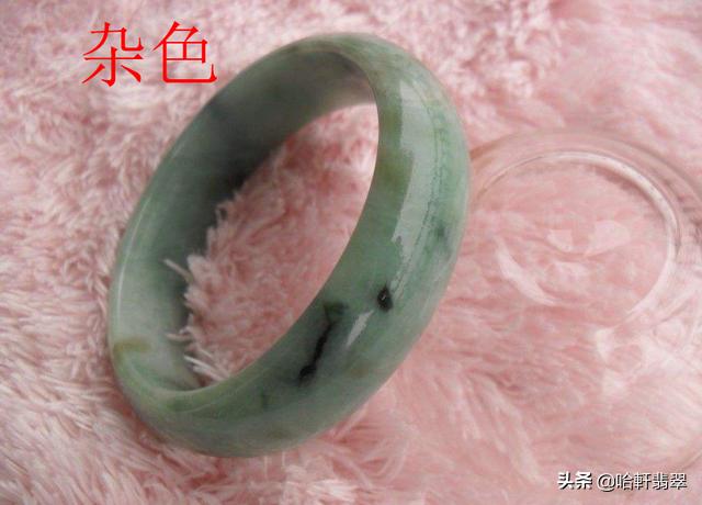 看翡翠颜色的要诀让你秒懂翡翠,翡翠常见的3大瑕疵你能接受几种
