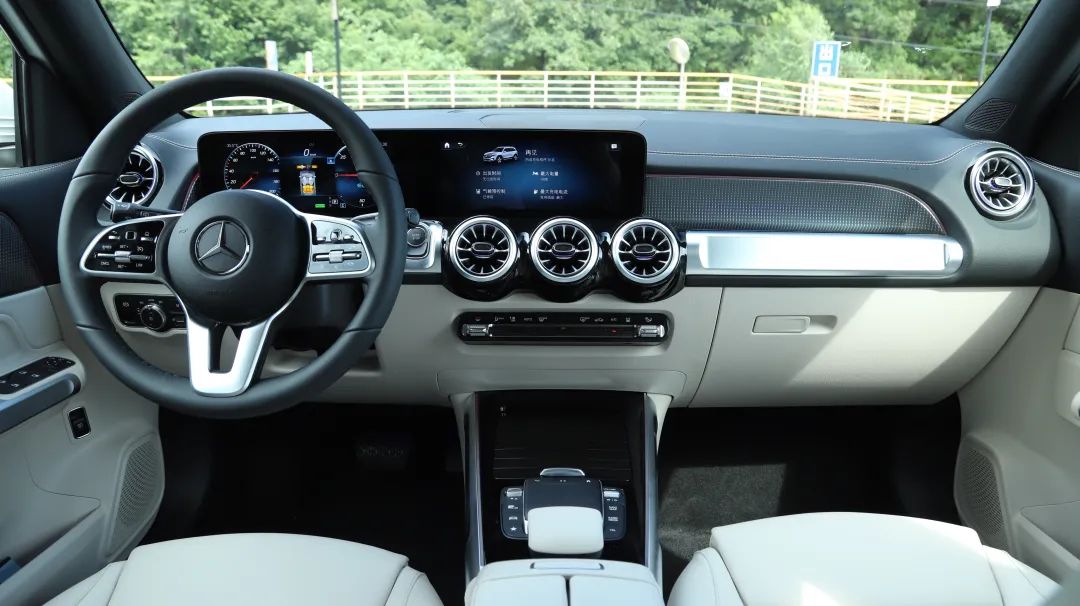 奔驰电车新能源2023款eqb落地价,奔驰eqaeqbeqc哪个大