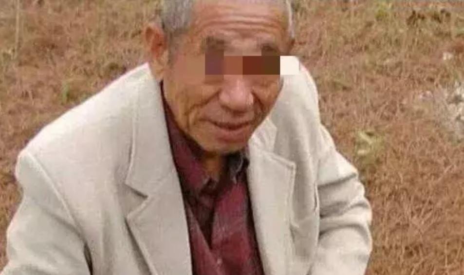 大爷卖蔬菜被罚款,老汉卖菜获利14元罚款10万