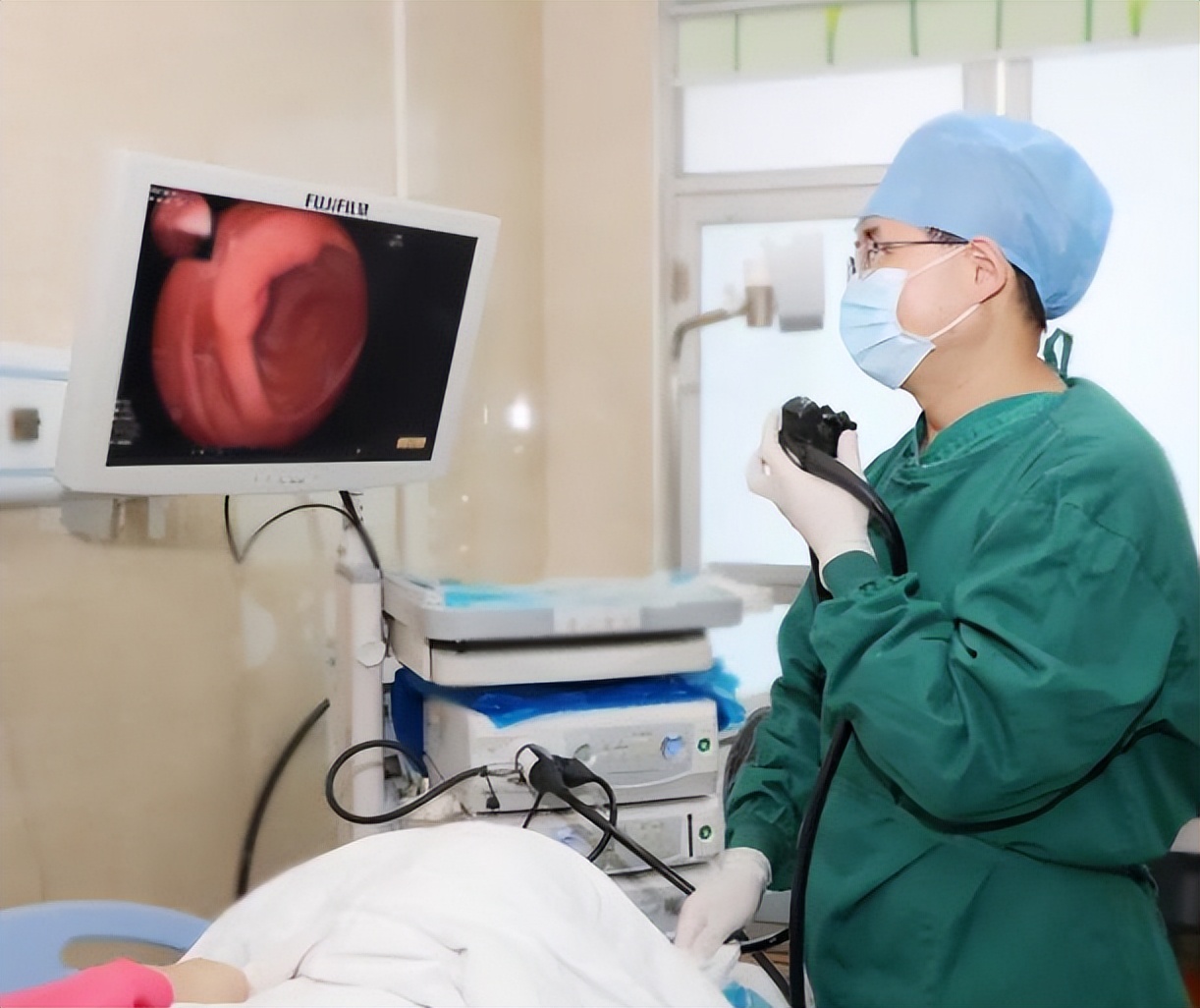 做一次胃镜对胃有多大伤害,胃镜多长时间做一次合理