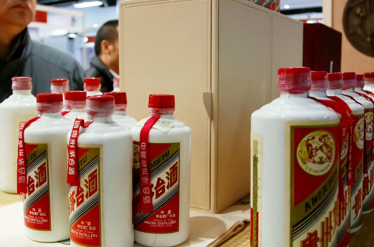 飞天茅台在国外价格,飞天茅台国内和国外价格