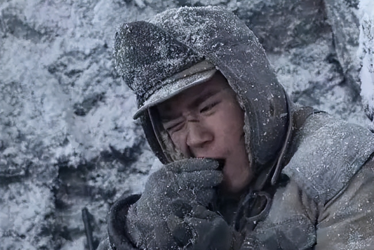 涂发胶抹口红，打仗住酒店，这些抗日剧，对得起以前的战士吗？