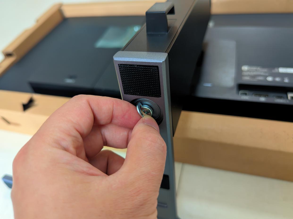 非常有创意的二合一双屏、彩墨兼具，是显示器还是电纸书？