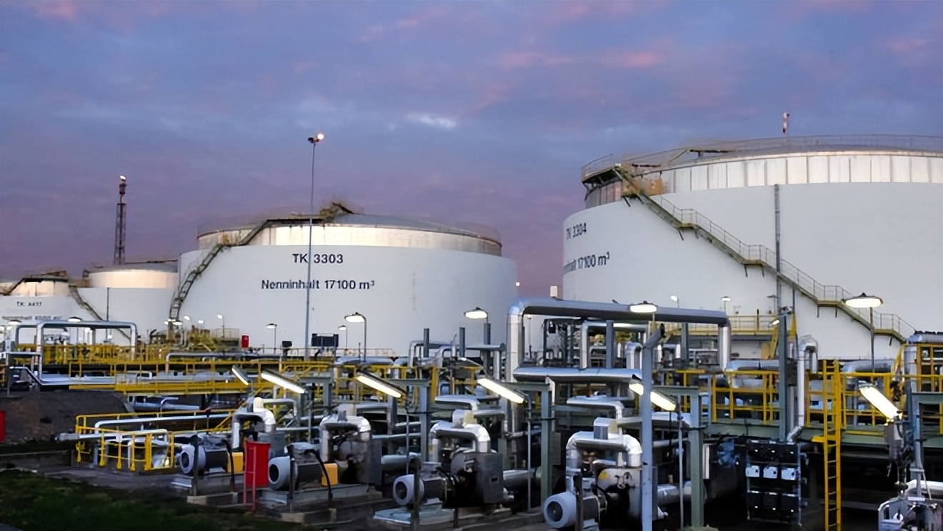 伊朗石油每吨4162元，价格很实惠，为什么不全部购买低价石油？