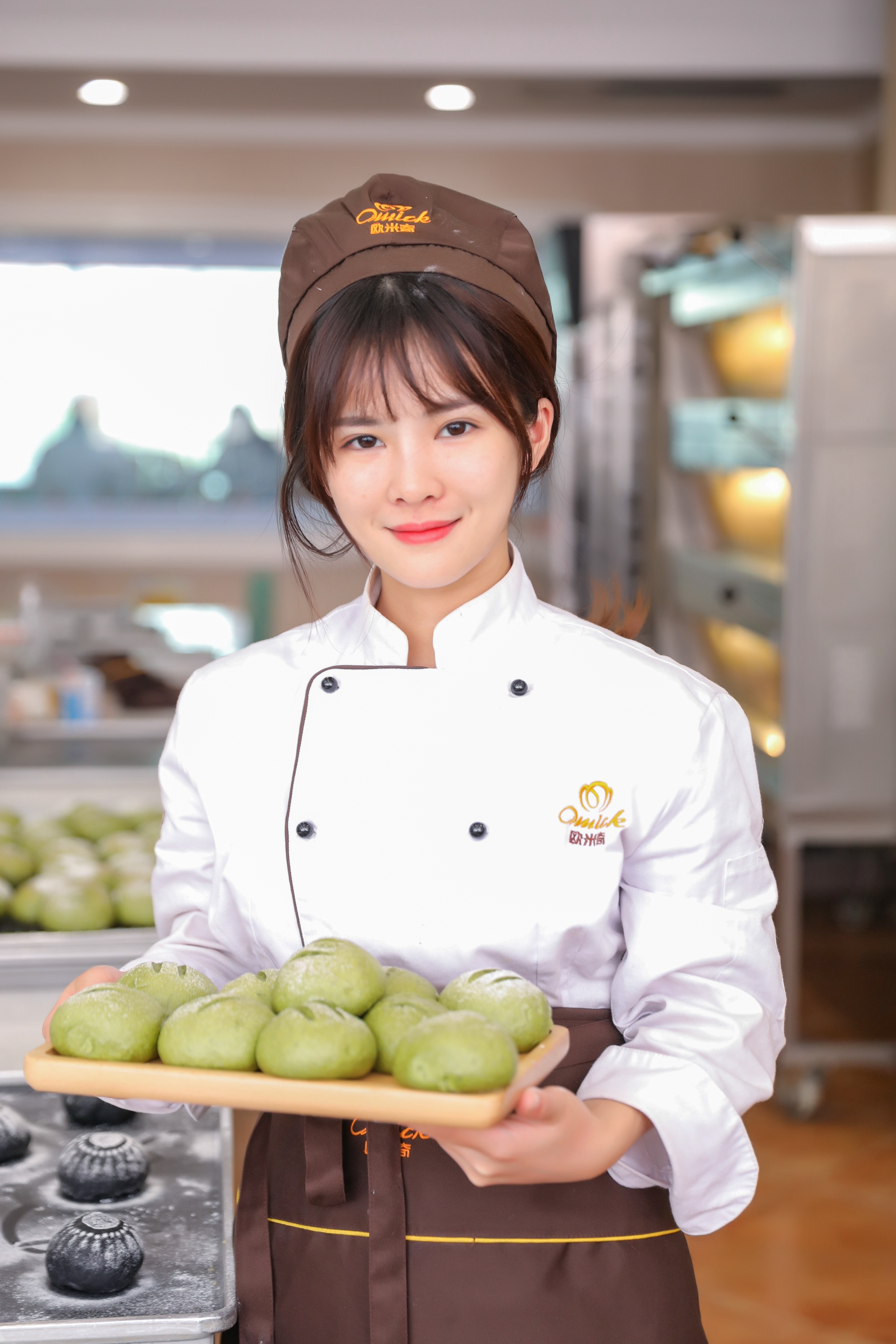 学蛋糕甜点师学费要多少钱,学甜点师多少钱