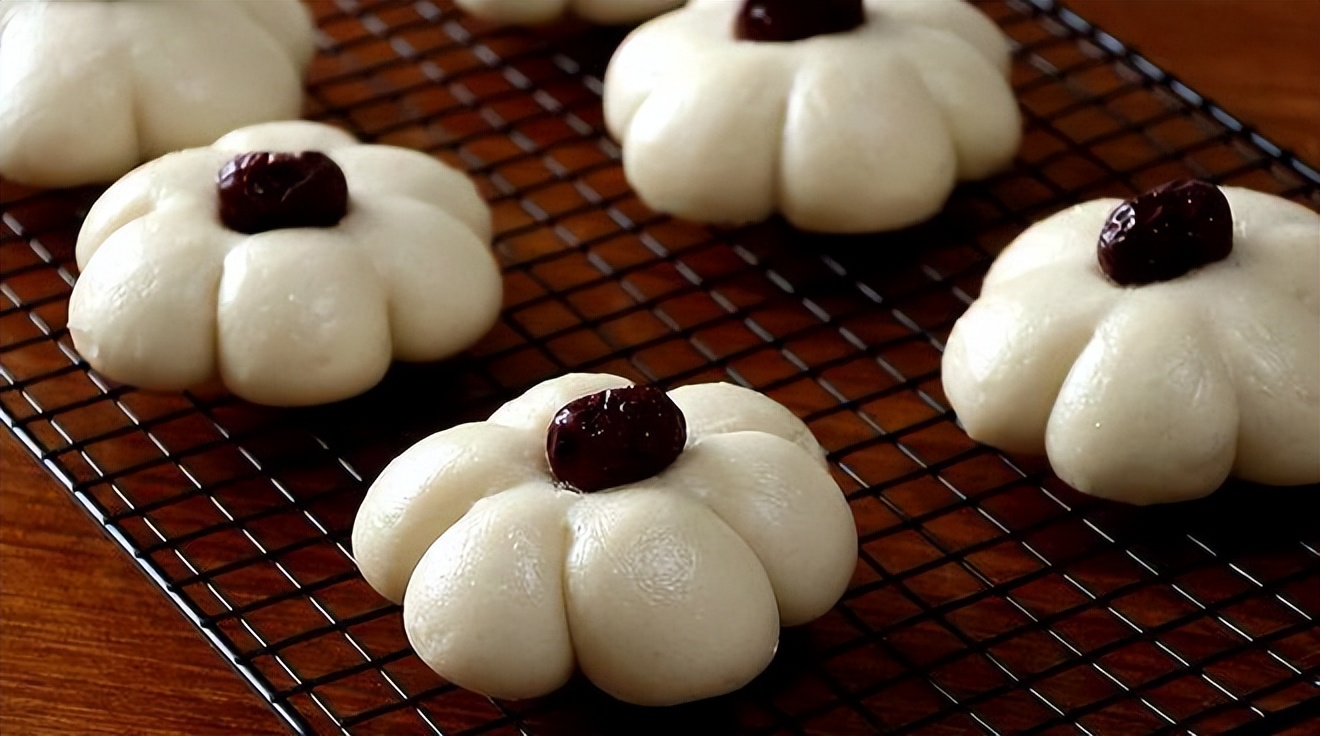 普通面粉加盐用凉水和面做面食,做面食时用冷水和热水的区别