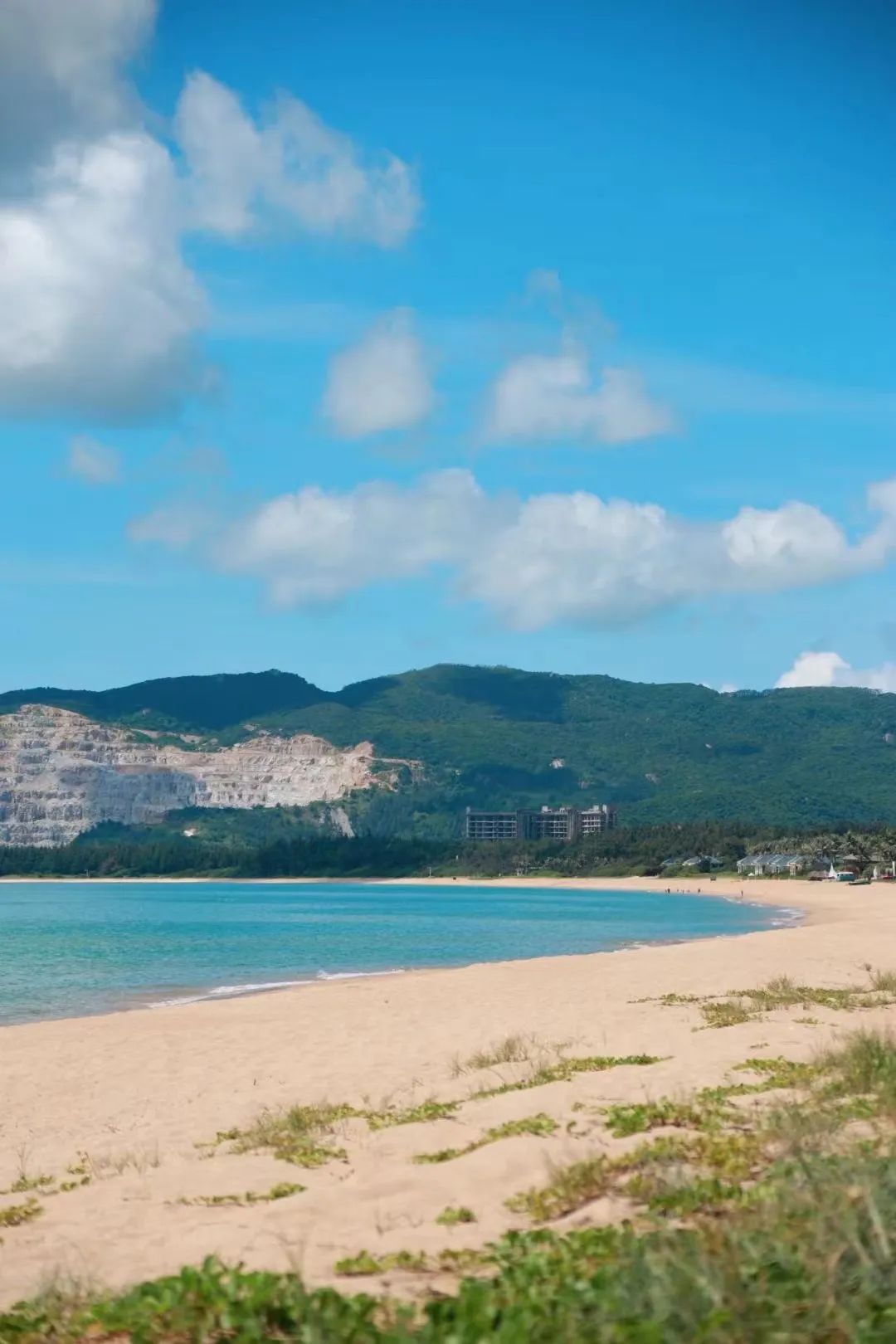 三亚滑水冲浪网红,三亚大批网红占据海滩