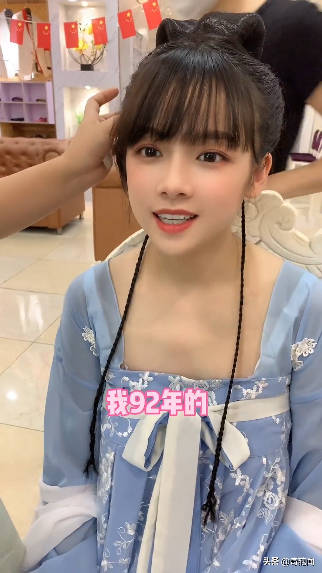 男子带30岁妻子拍婚纱照,带30岁妻子拍艺术照吓得店员报警