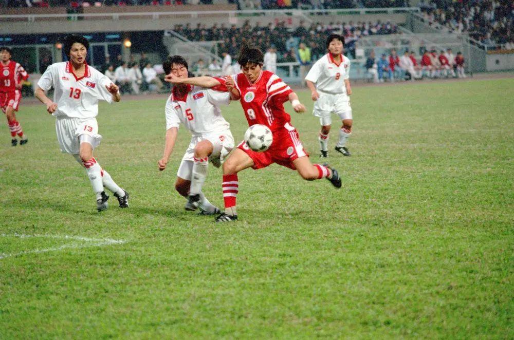 足球转眼已过去20年,足球不服输的视频