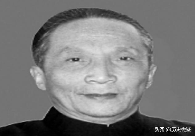 1956年毛主席视察徐州，见地委书记胡宏时突然问：四加南读什么？