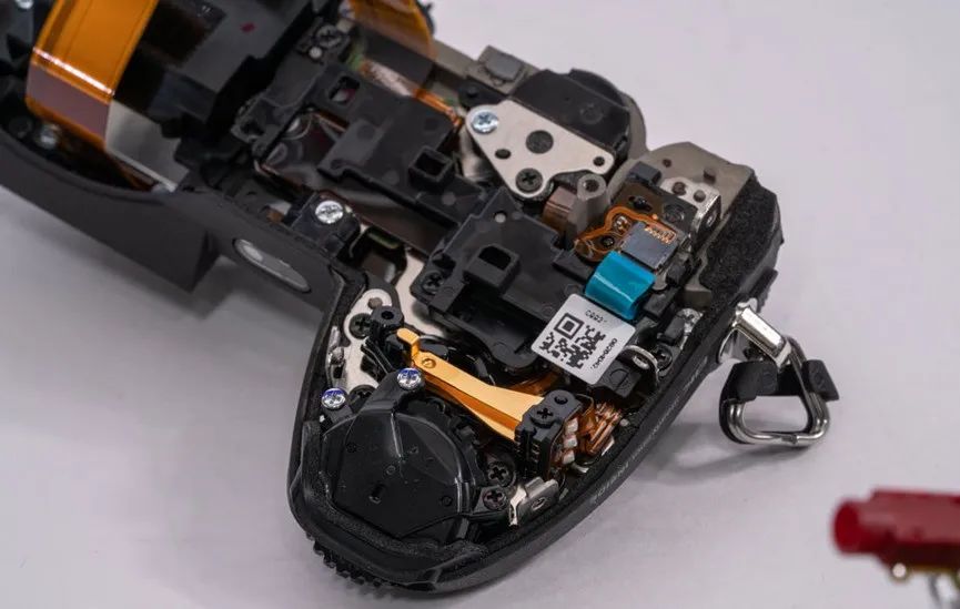 又来搞事情了！索尼α1硬核拆机