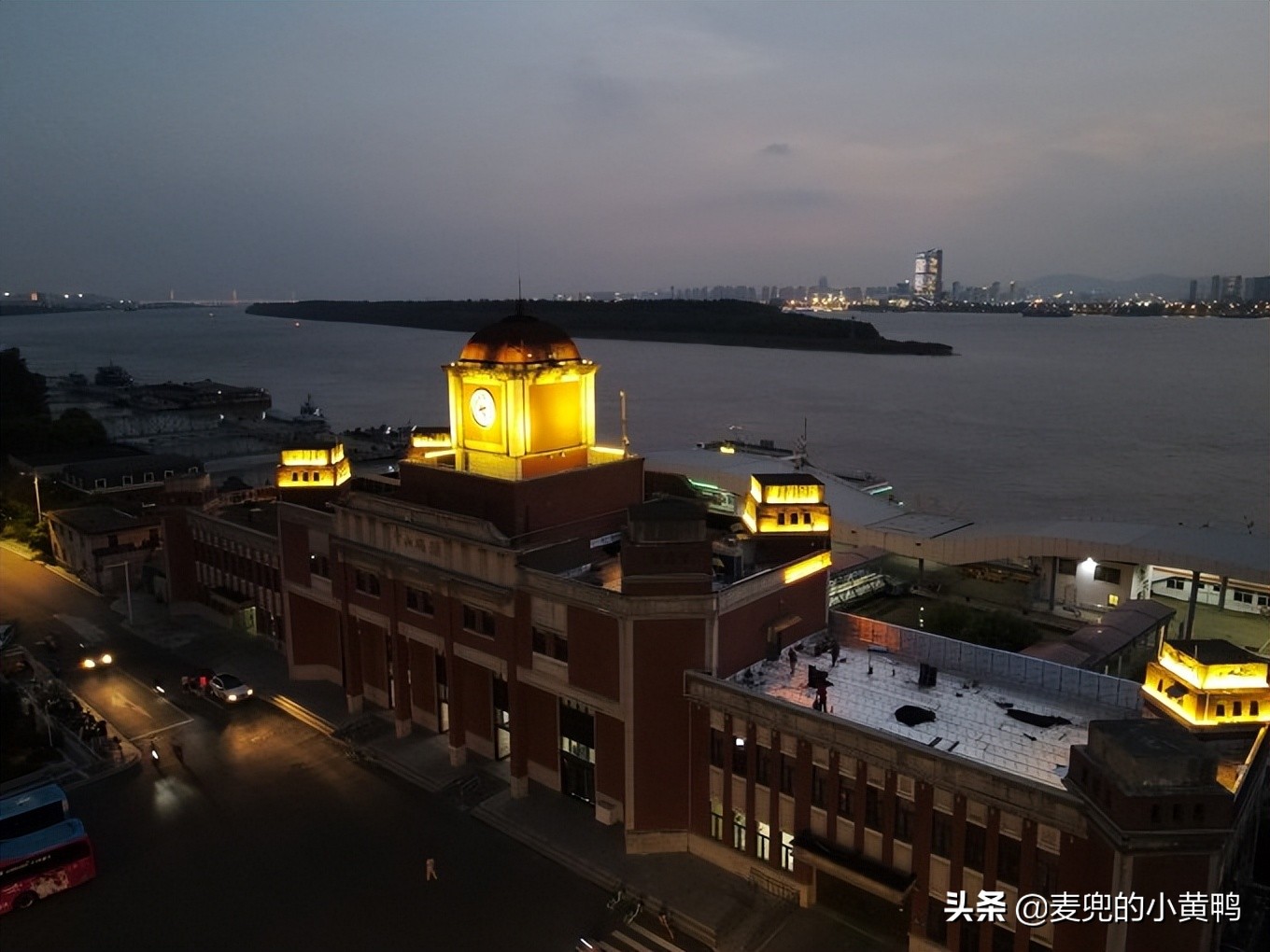 感受南京的艺术风格美食分享,中式情调南京美食