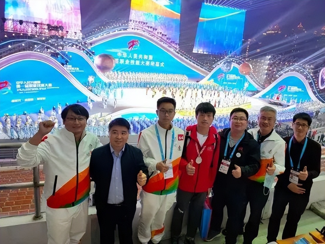 捣蛋鬼成名,昔日差生逆袭成为世界冠军