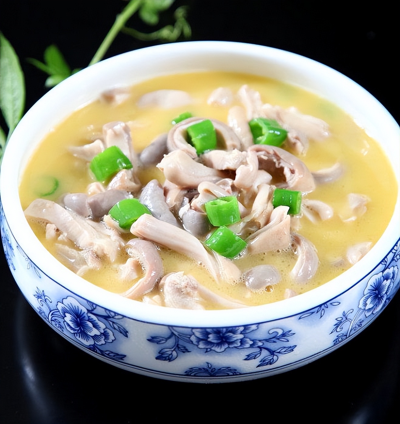 猪肚有哪些食疗功效,一个猪肚十副药切记3类人要少吃