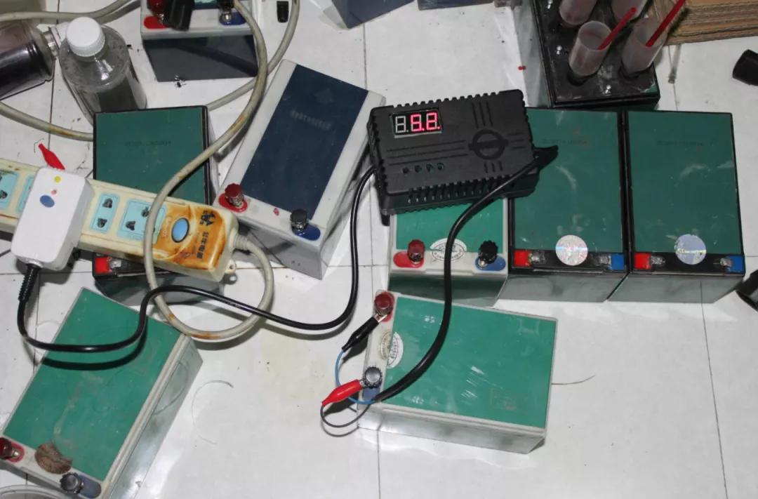 电动车电池电压不够在家怎么修复,电动车铅酸电池严重亏电修复方法