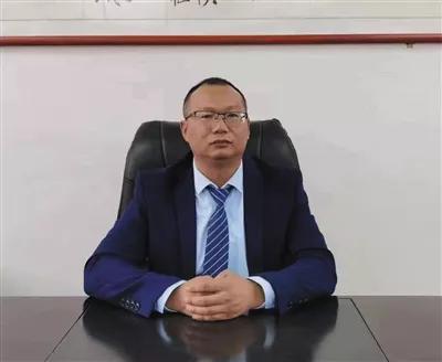 ​作文如做人，做人胜作文聆听吴伟“做人与作文”主题教育报告有感