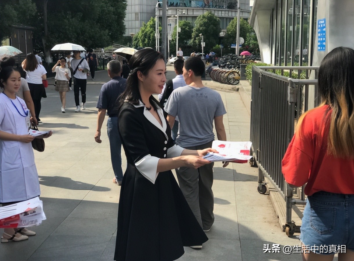 发传单的人为什么不敢偷偷扔掉,为什么越来越多人在大街上发传单