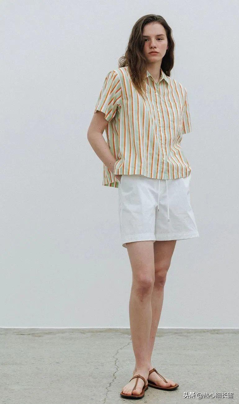 短袖衬衫的基础穿法越简单越时髦,短袖中长款衬衣穿搭技巧